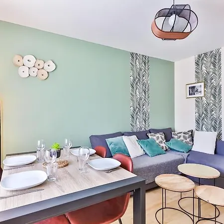 Cosy, Idealement Situe En Centre-ville شقة *