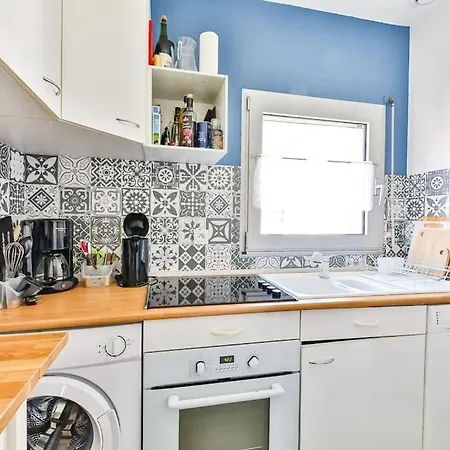 Cosy, Idealement Situe En Centre-ville