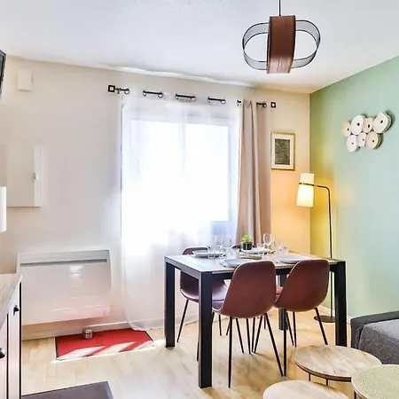 Cosy, Idealement Situe En Centre-ville Appartement *
