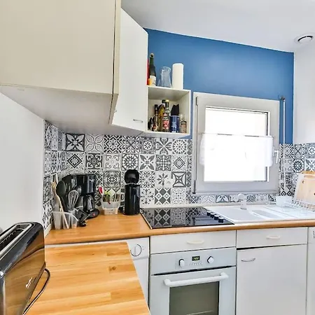 Cosy, Idealement Situe En Centre-ville Les Sables-dʼOlonne